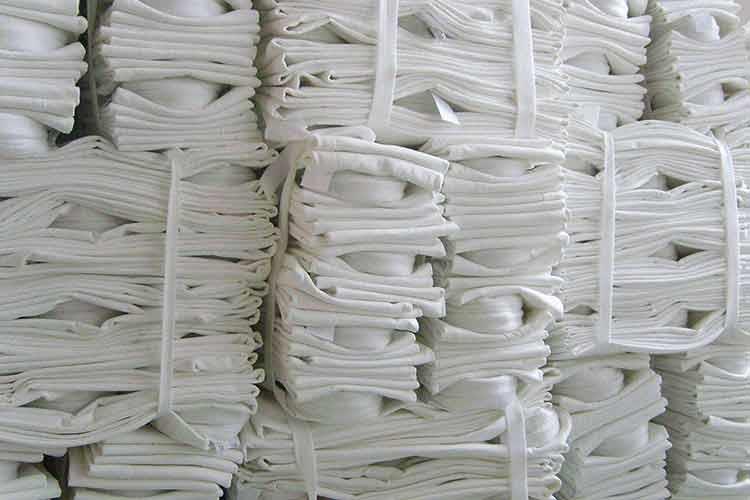 防油防水防静电集尘布袋是一种具有防水、防油、防静电三种防护效果的除尘布袋 防油防水防静电集尘布袋是一种具有防水、防油、防静电三种防护效果的除尘布袋